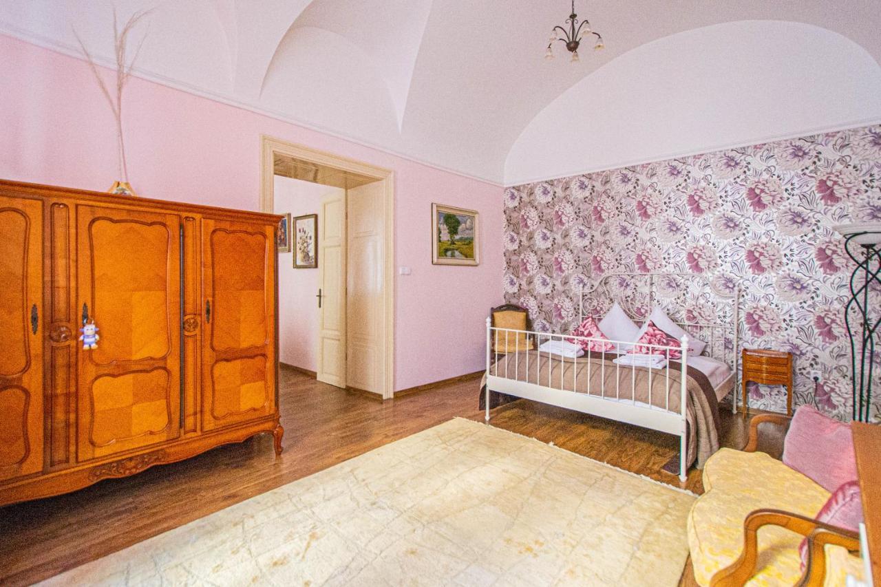 Astronomical Clock Suite By Ruterra Praga Exterior foto